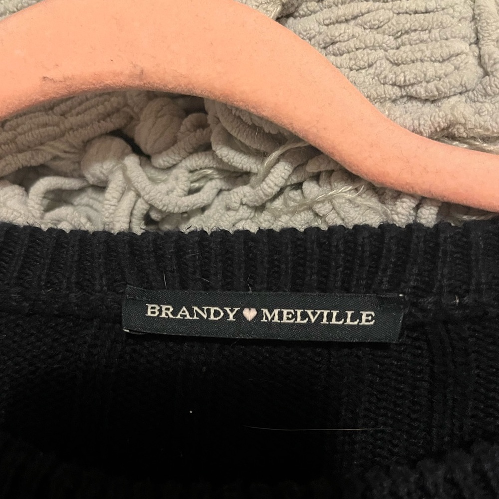 brandy Melville snit sweater - Picture 2 of 2